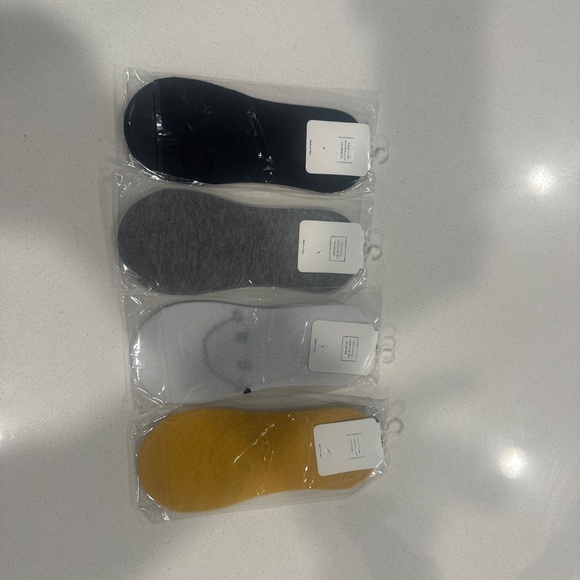 Smiley Face No-Show Socks – 4-Pack (Black, Gray, White, Yellow) - Picture 2 of 2